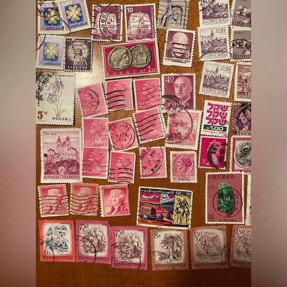 Vintage international & USA Postal Stamps - over 100 postmarked. Pink/Purple#2 - Picture 3 of 7